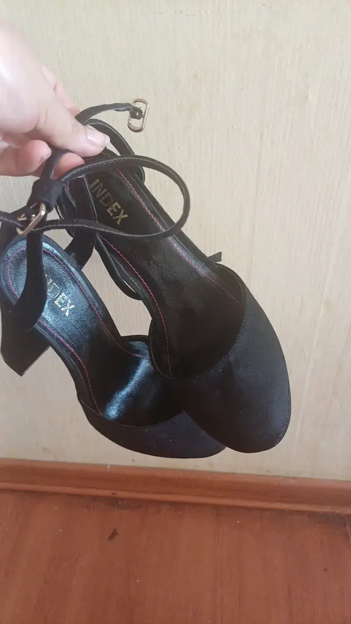 Zapatos de tacón negro Index con correa - 4