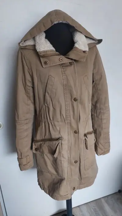 Abrigo de invierno con capucha y forro polar - miniatura 3