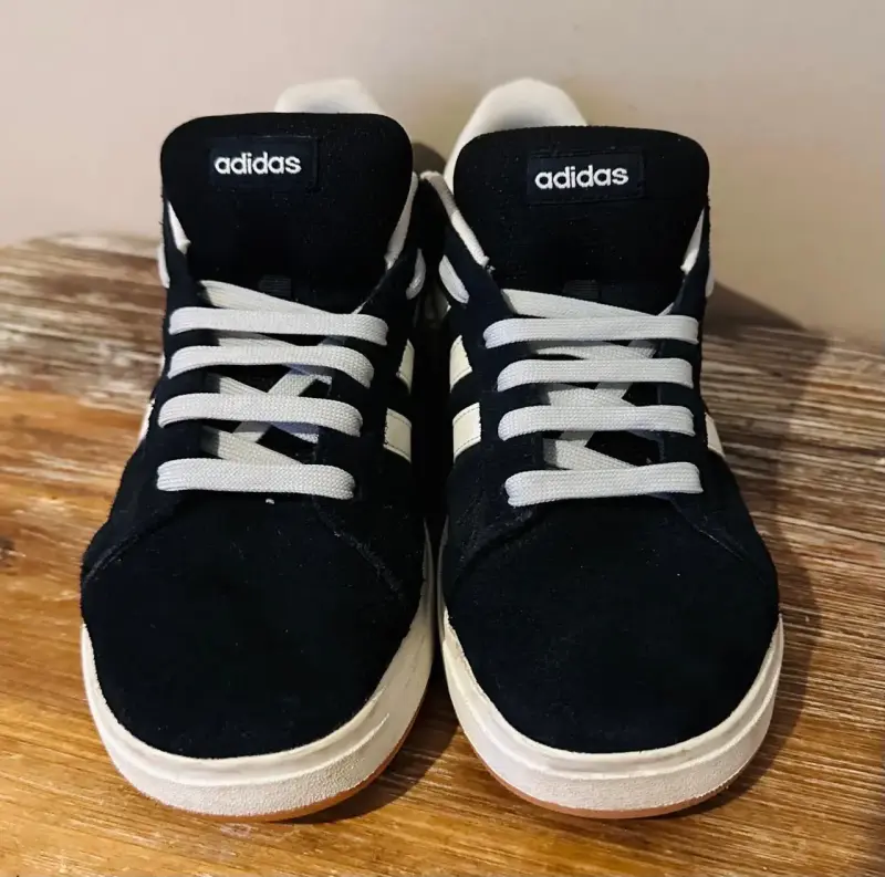 Zapatillas deportivas Adidas negras y blancas - 2