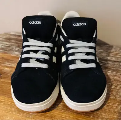 Zapatillas deportivas Adidas negras y blancas - miniatura 2