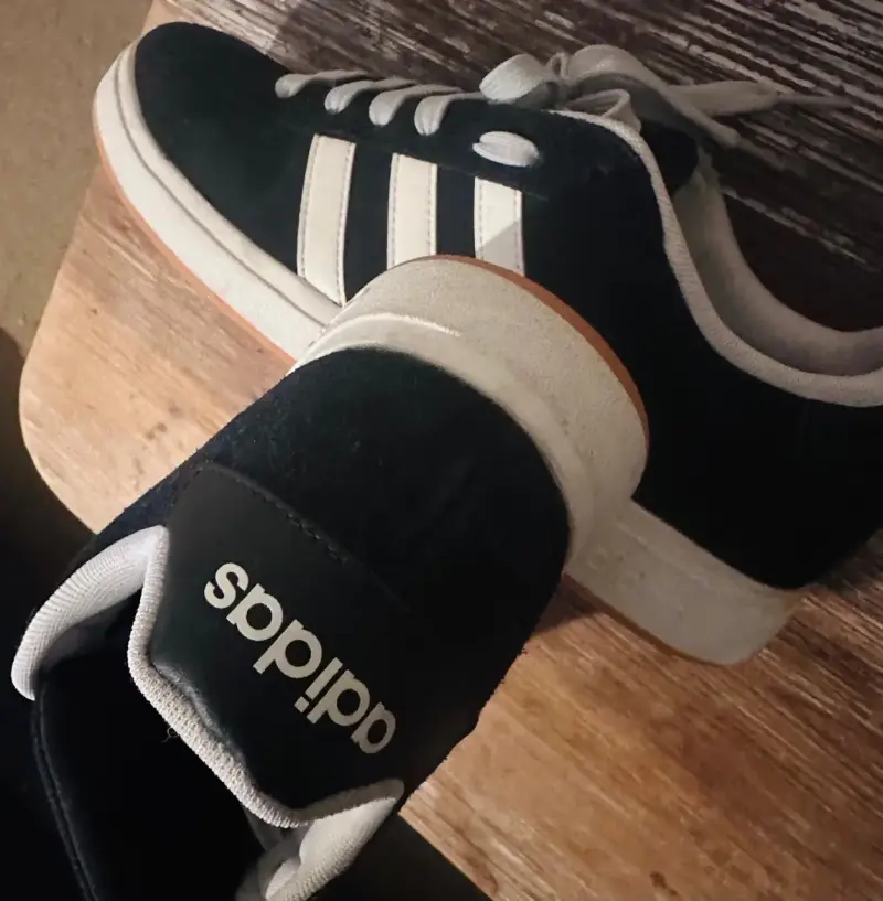 Zapatillas deportivas Adidas negras y blancas - 6