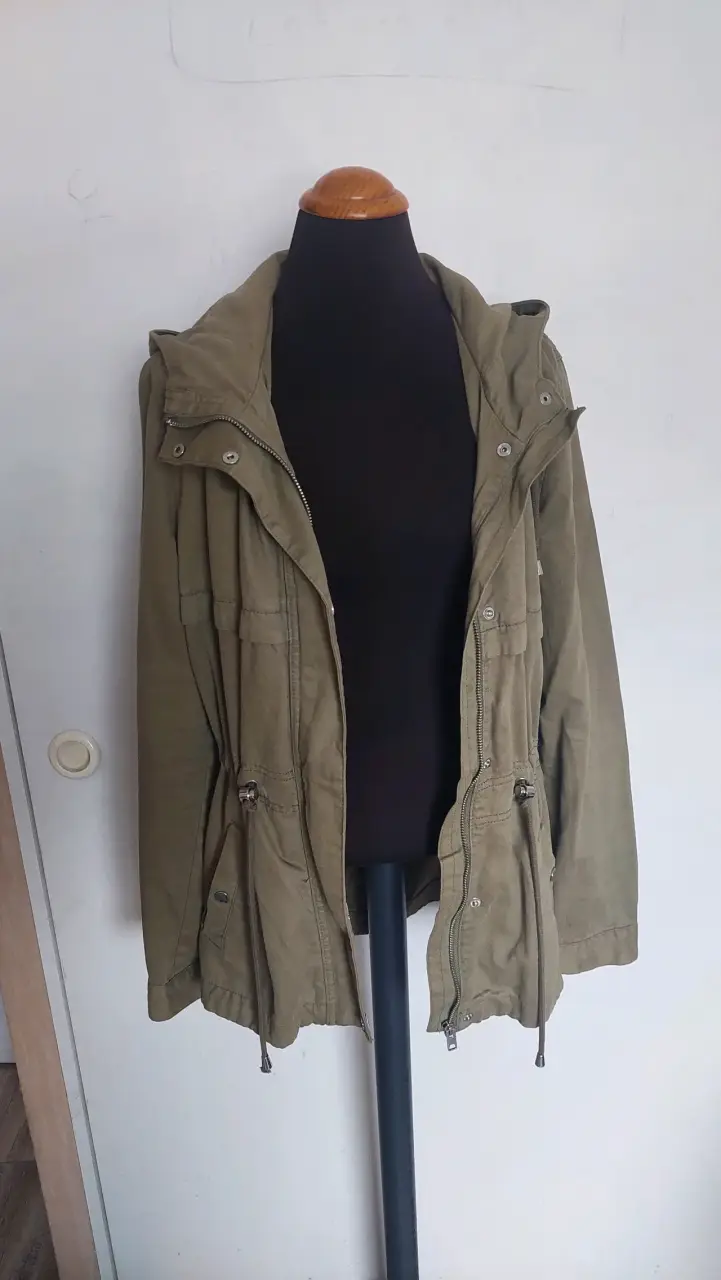 Parka verde militar con capucha para mujer - 1