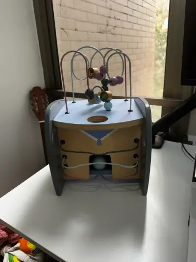 Cubo de actividades de madera Montessori - miniatura 1