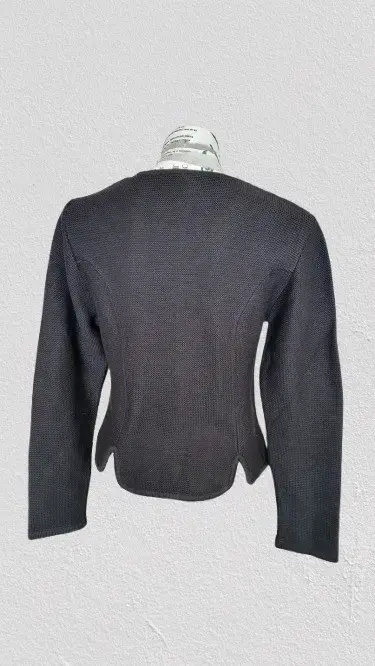 Sweter de punto negro con botones decorativos - 2