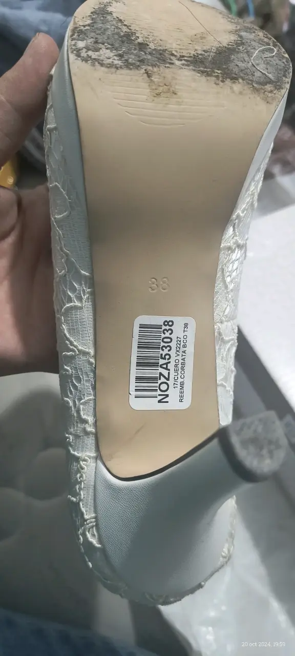 Zapatos de Tacón Blanco con Encaje y Lazo - 2
