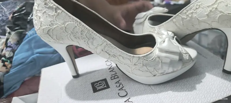 Zapatos de Tacón Blanco con Encaje y Lazo - 3