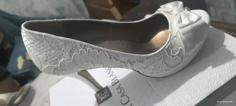 Zapatos de Tacón Blanco con Encaje y Lazo - 4