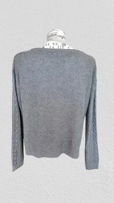 Suéter gris de punto para mujer - miniatura 3