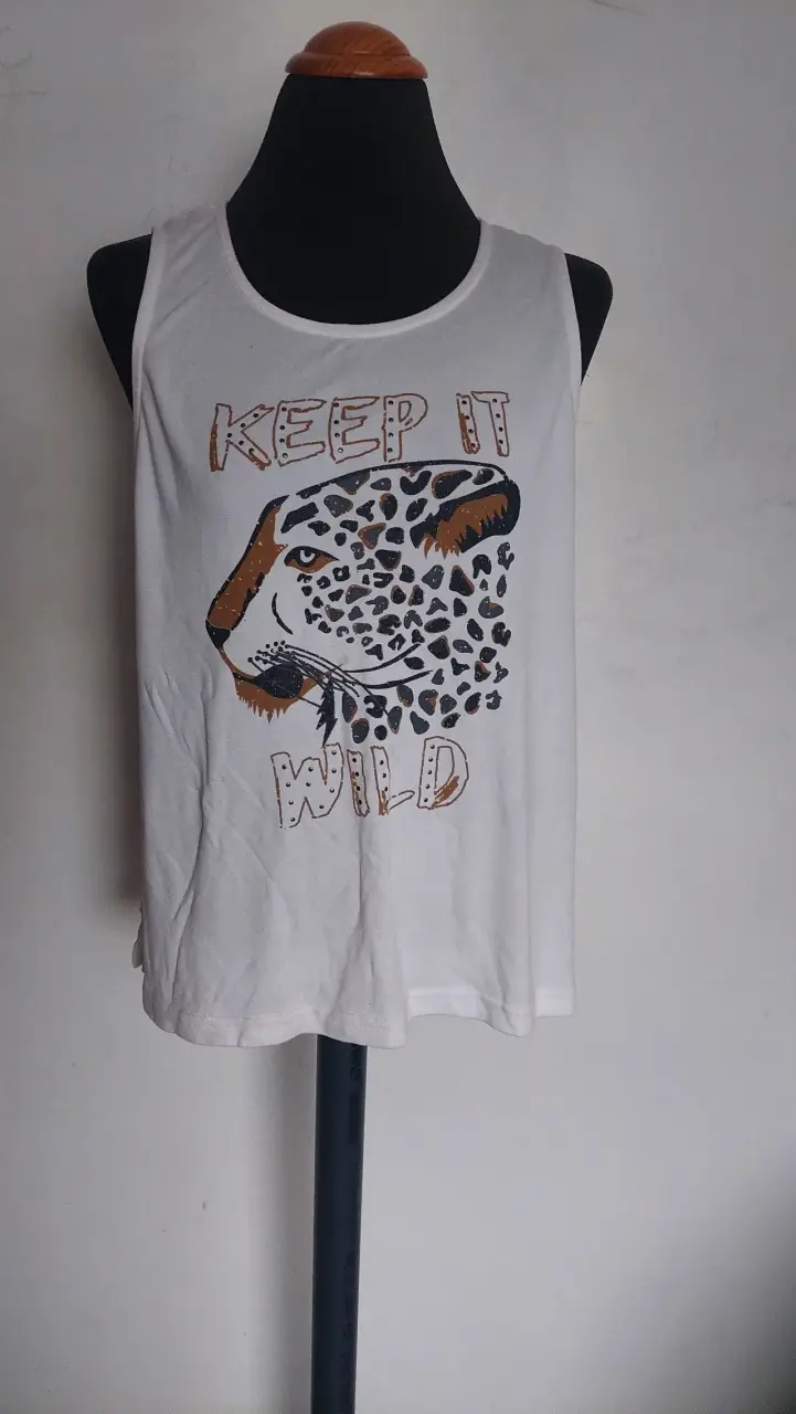 Polera sin mangas con diseño de leopardo - 1