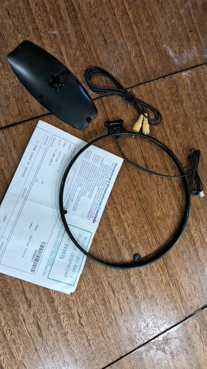 Antena de TV digital con cables y soporte