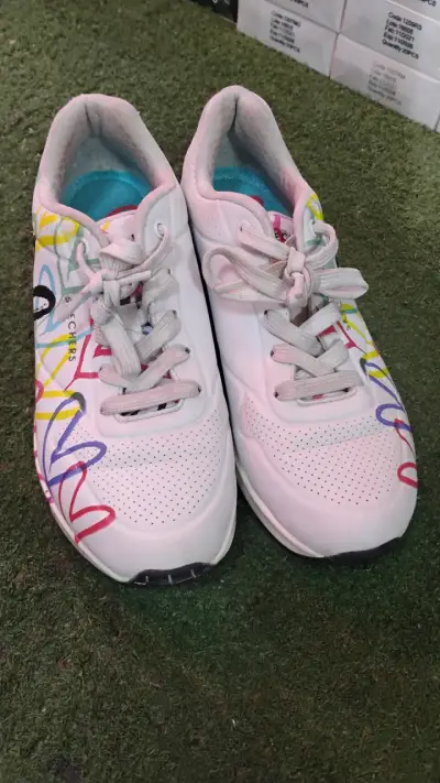Zapatillas Skechers blancas con diseño colorido - miniatura 2