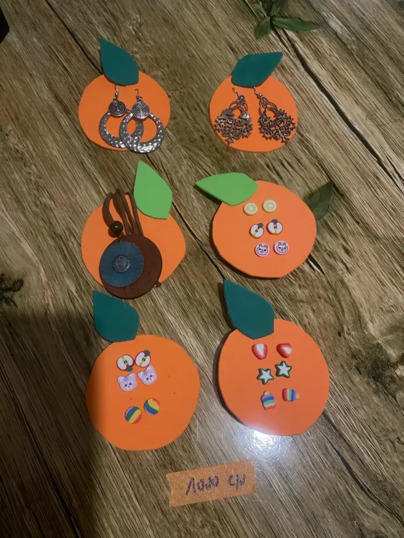 Set de aros y aretes variados