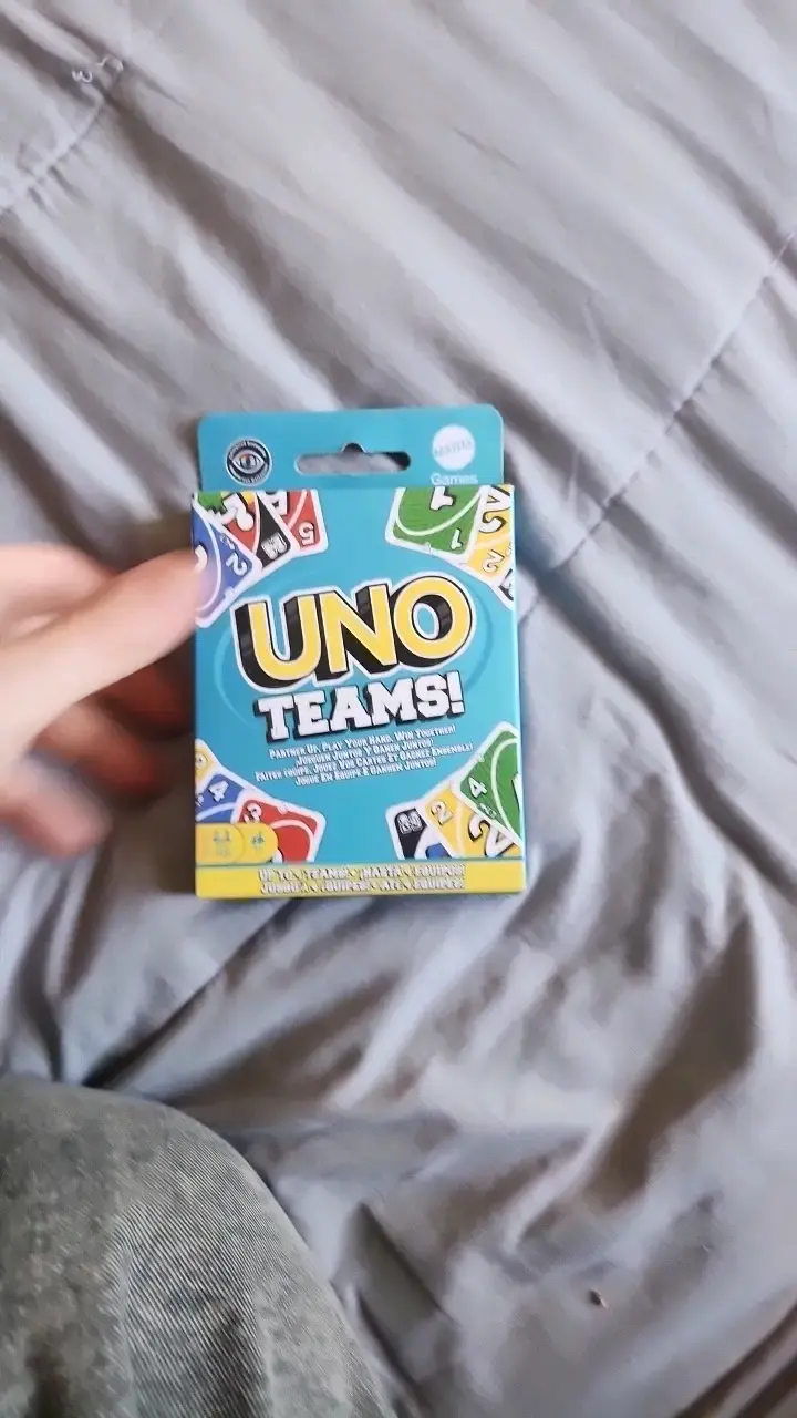 Set de juegos de cartas divertidos para toda la familia - 5
