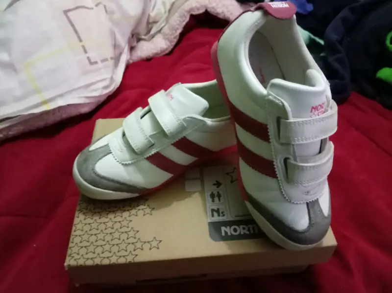 Zapatillas infantiles North Star blancas con velcro - 1