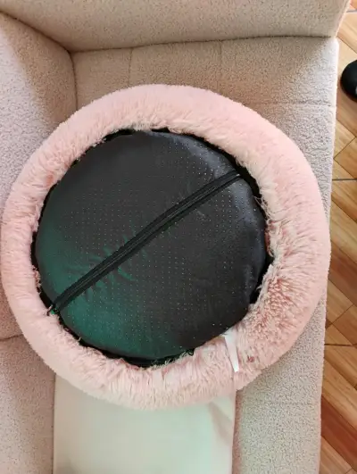 Cama redonda para mascotas color rosado - miniatura 2