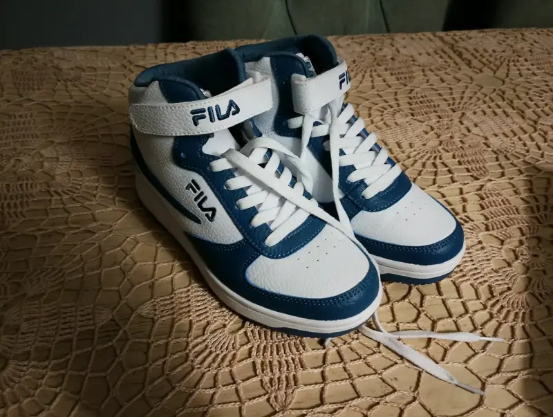 Zapatillas deportivas Fila blancas y azules - 1
