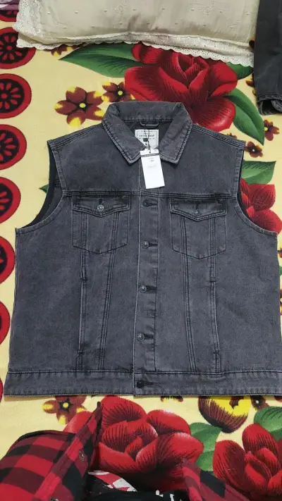 Chaqueta de mezclilla sin mangas para hombre - miniatura 3