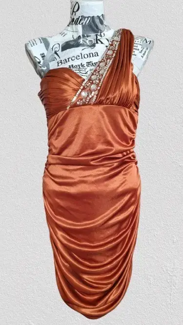 Vestido de fiesta asimétrico color cobre - 1