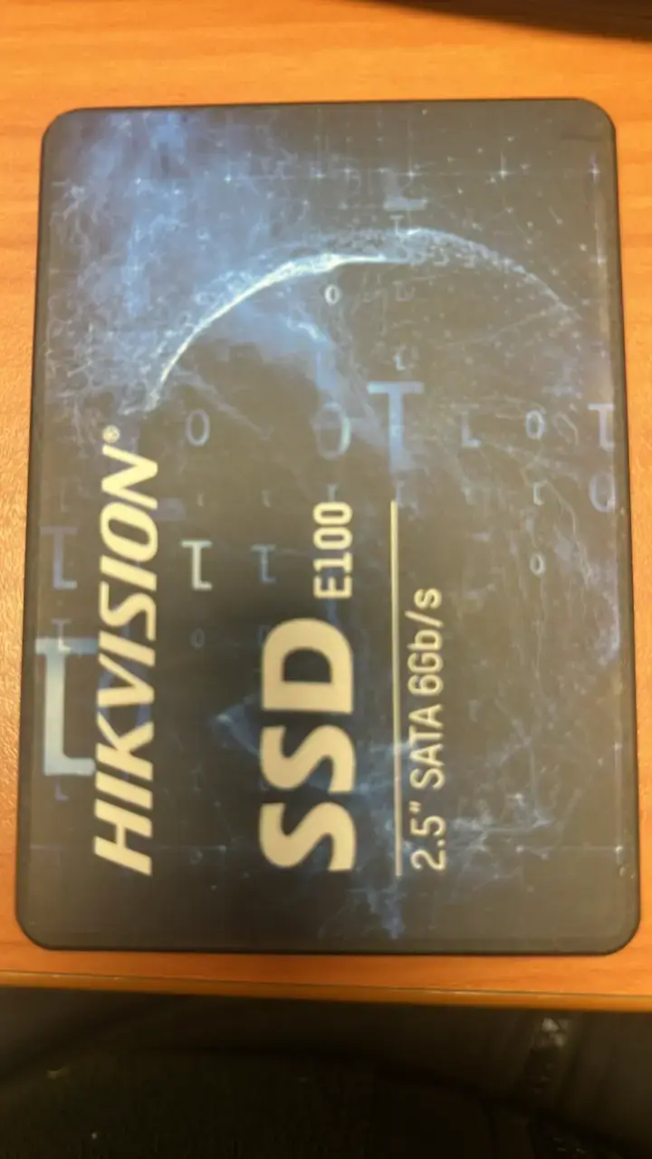 Disco SSD Hikvision E100 2.5" SATA 6Gb/s - 1