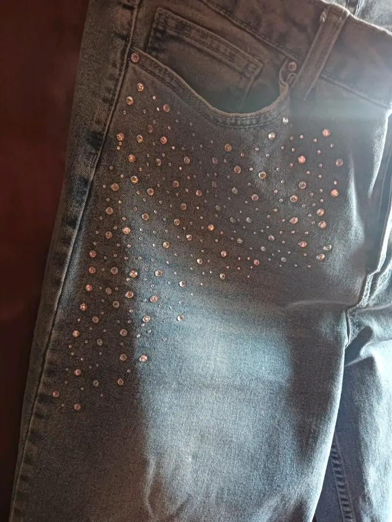 Jeans de mujer con detalles de strass - 2