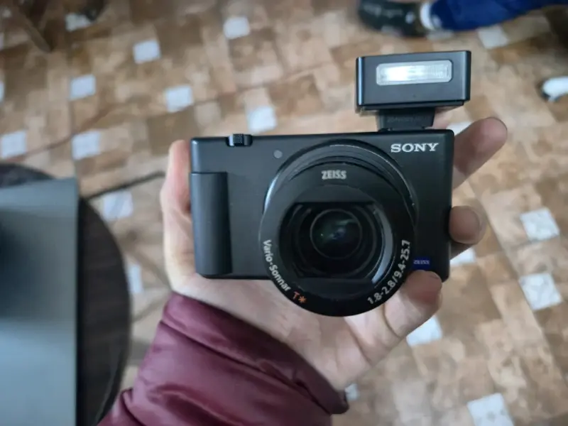 📸 Camara Sony ZV-1 + Flash + Estuche - 2