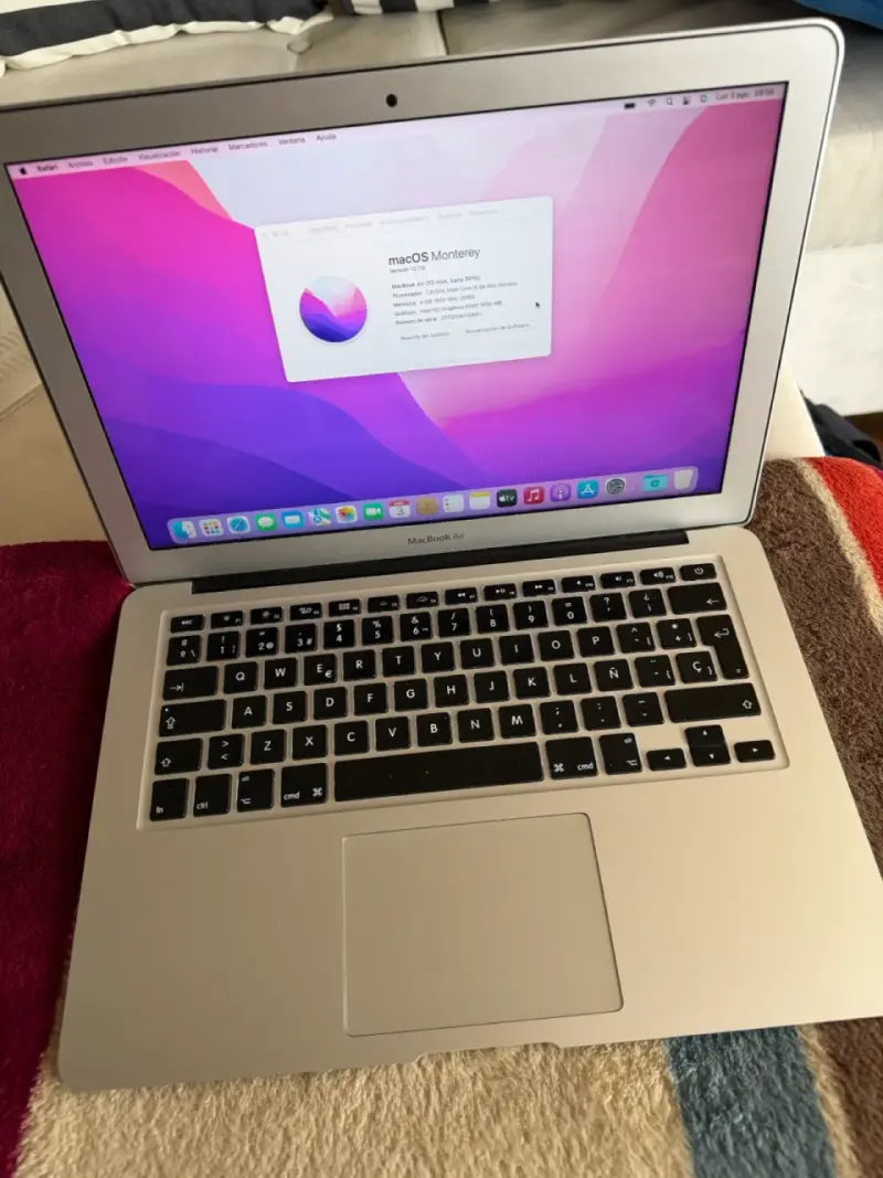 MacBook Air 13 pulgadas Early 2015 en buen estado - 2