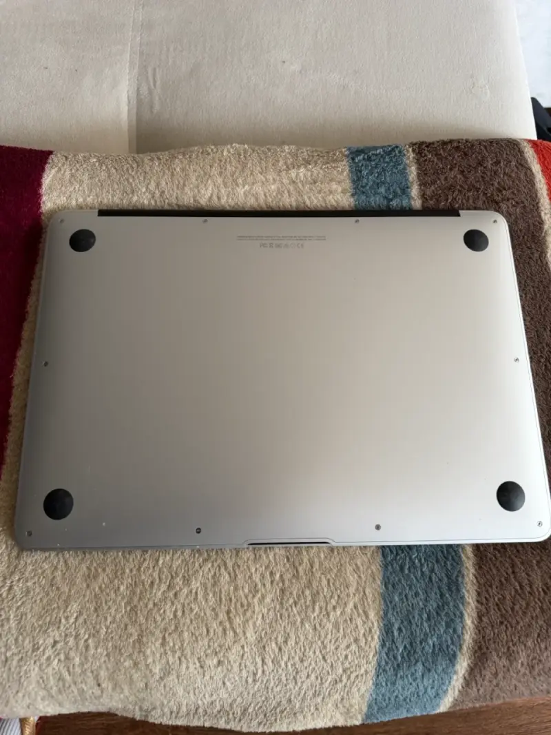 MacBook Air 13 pulgadas Early 2015 en buen estado - 3