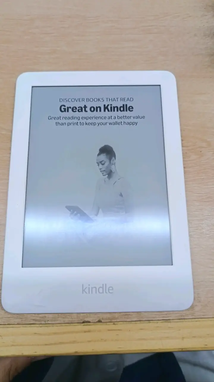 Kindle blanco con pantalla táctil y Wi-Fi - 1
