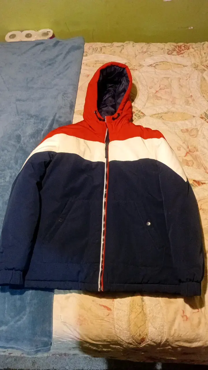 Chaqueta de invierno tricolor con capucha - 1