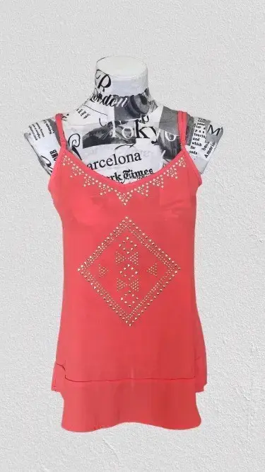 Polera sin mangas coral con diseño de diamantes - 1