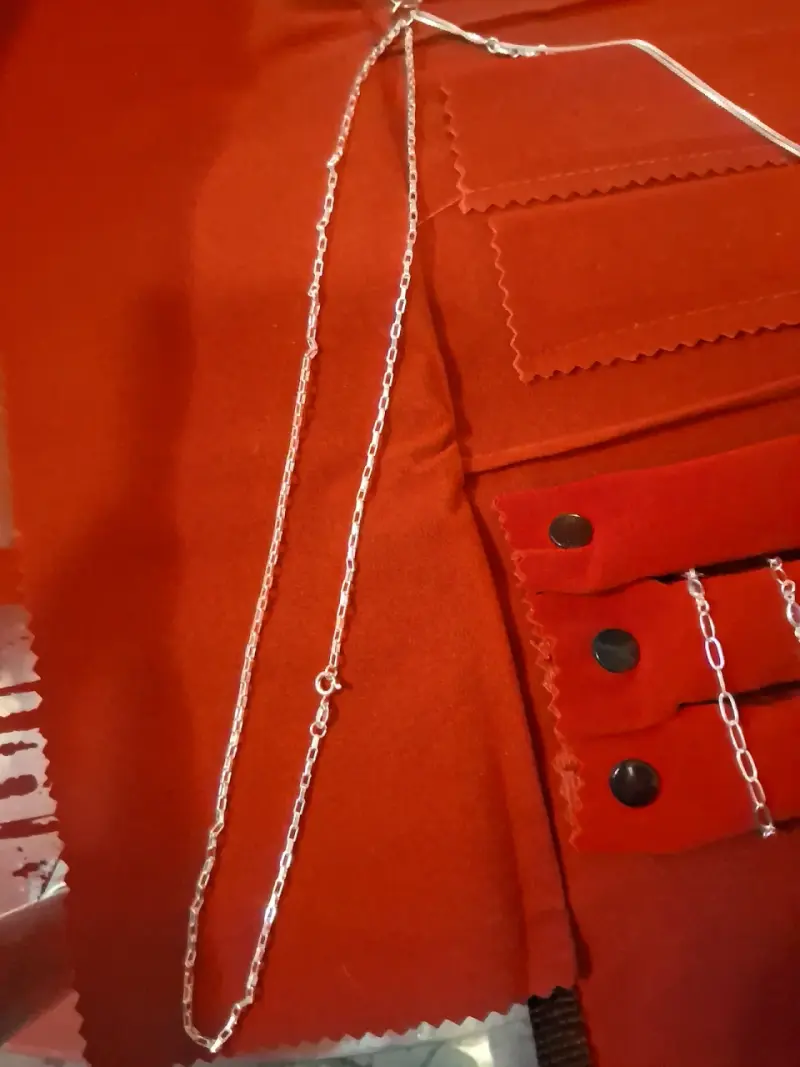 Collar de plata con dije de cruz y círculo - 2