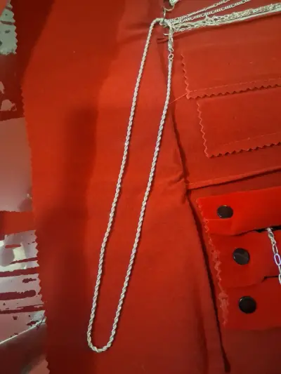 Collar de plata con dije de cruz y círculo - miniatura 6