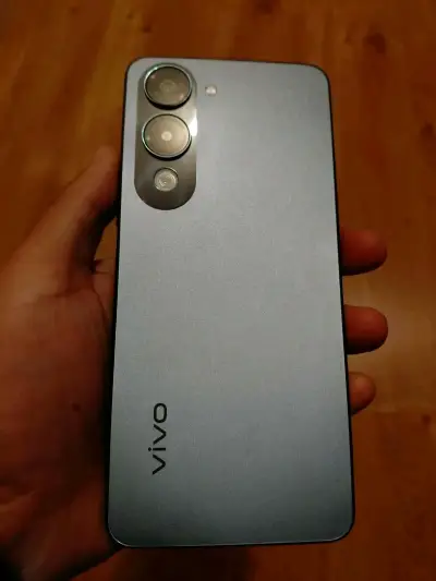 Se vende celular vivo y04 nuevo - miniatura 5