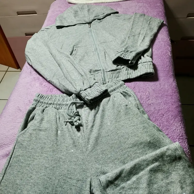 Conjunto deportivo unisex con capucha y cierre - 5