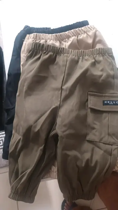 Pantalones de bebé en colores variados - miniatura 3