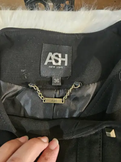 Chaqueta negra con tachuelas ASH - miniatura 2
