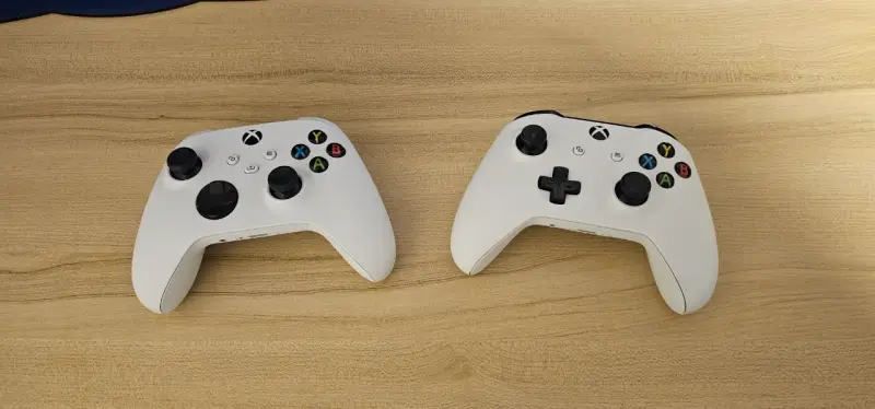 Consola Xbox One S con dos controles - 5