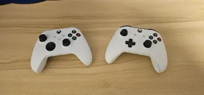 Consola Xbox One S con dos controles - miniatura 5