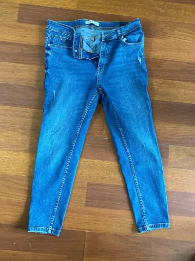 Jeans Zara azul para hombre talla 34 (42/44) - miniatura 3