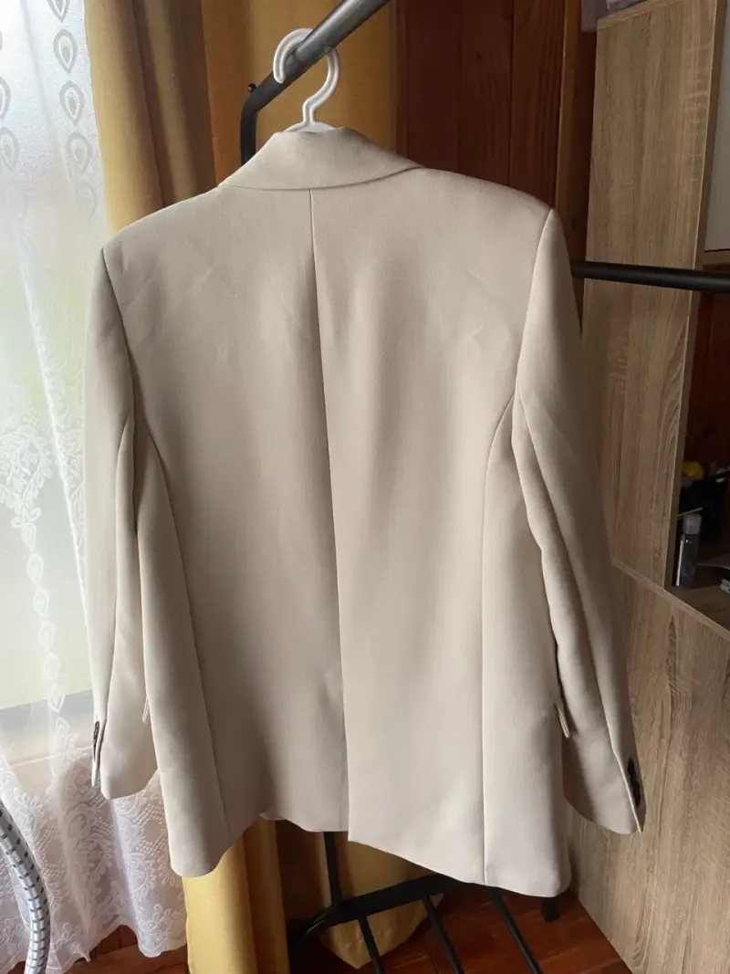Blazer beige elegante para mujer Zara - 2