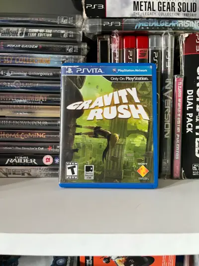 Juego PS Vita Gravity Rush en buen estado - miniatura 1