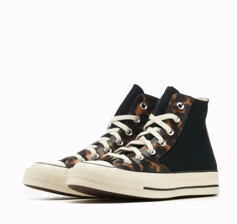 Zapatillas Converse All Star negras con diseño único - 3