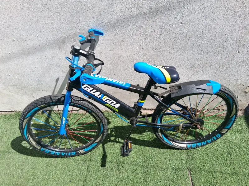 Bicicleta infantil Guandao azul con detalles amarillos - 2