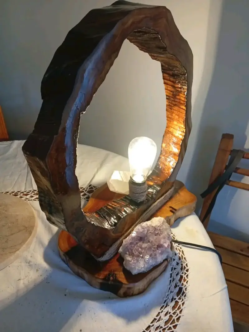 Lámpara artesanal de madera maciza – Pieza única - 2