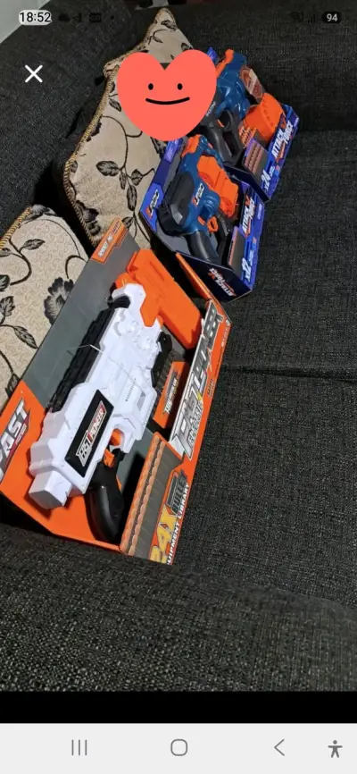Pistolas de juguete con dardos de espuma - miniatura 2