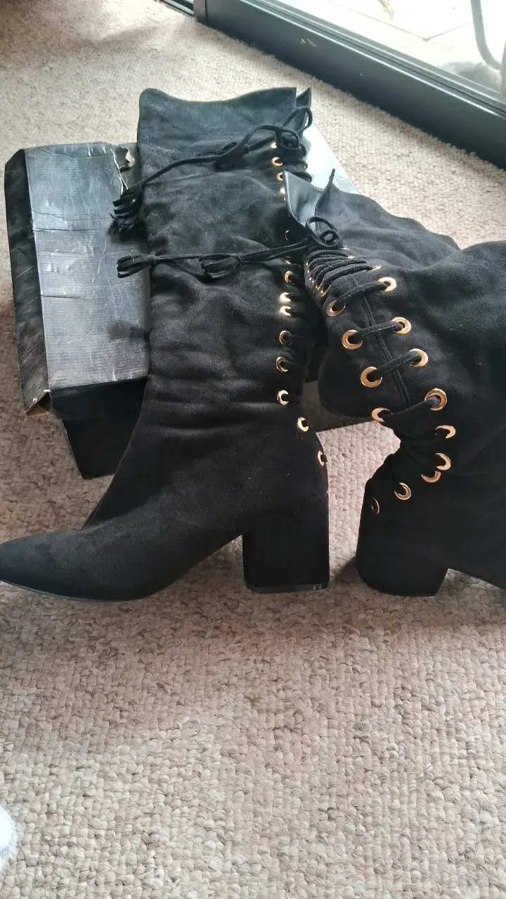 Botas negras de gamuza con cordones - 4