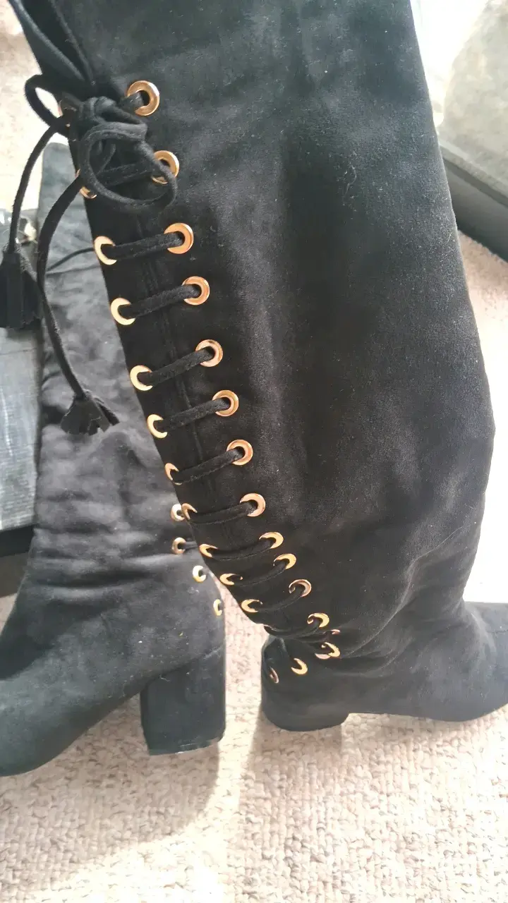 Botas negras de gamuza con cordones - 5