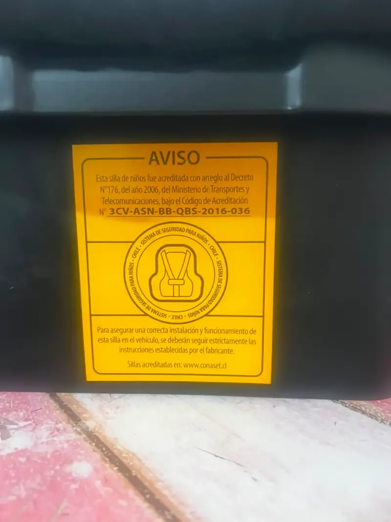 Silla de auto Bebesit con base, poco uso - 2