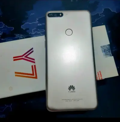 Huawei Y7 2018 Dorado - miniatura 2