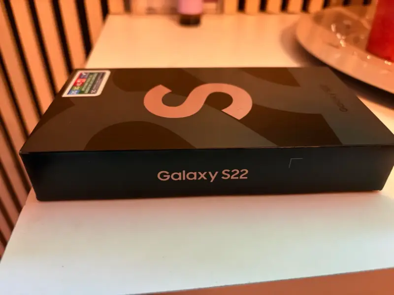 Samsung Galaxy S22 en excelente estado - 3